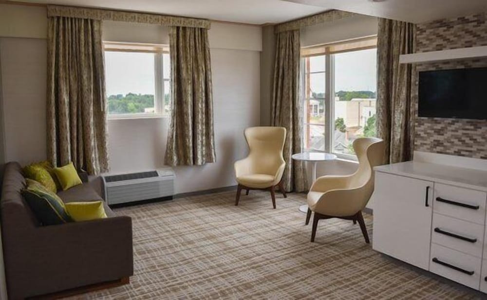 Фото The Fredonia Hotel and Convention Center