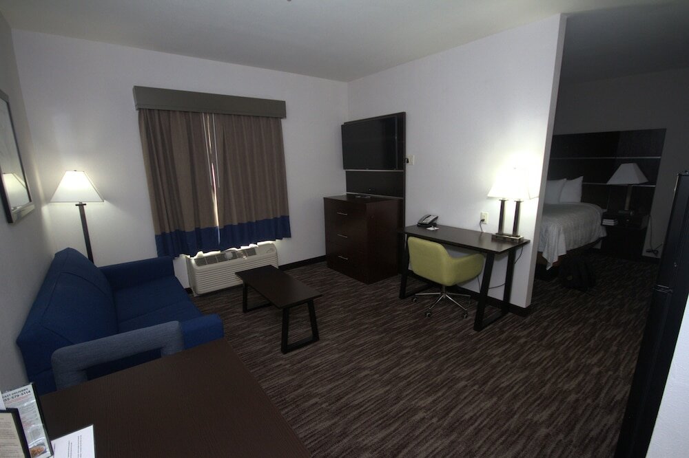 Фото Atrium Hotel and Suites