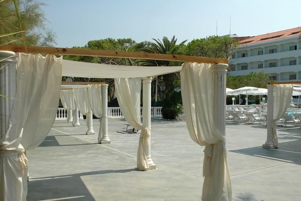 Фото Domizia Palace Hotel