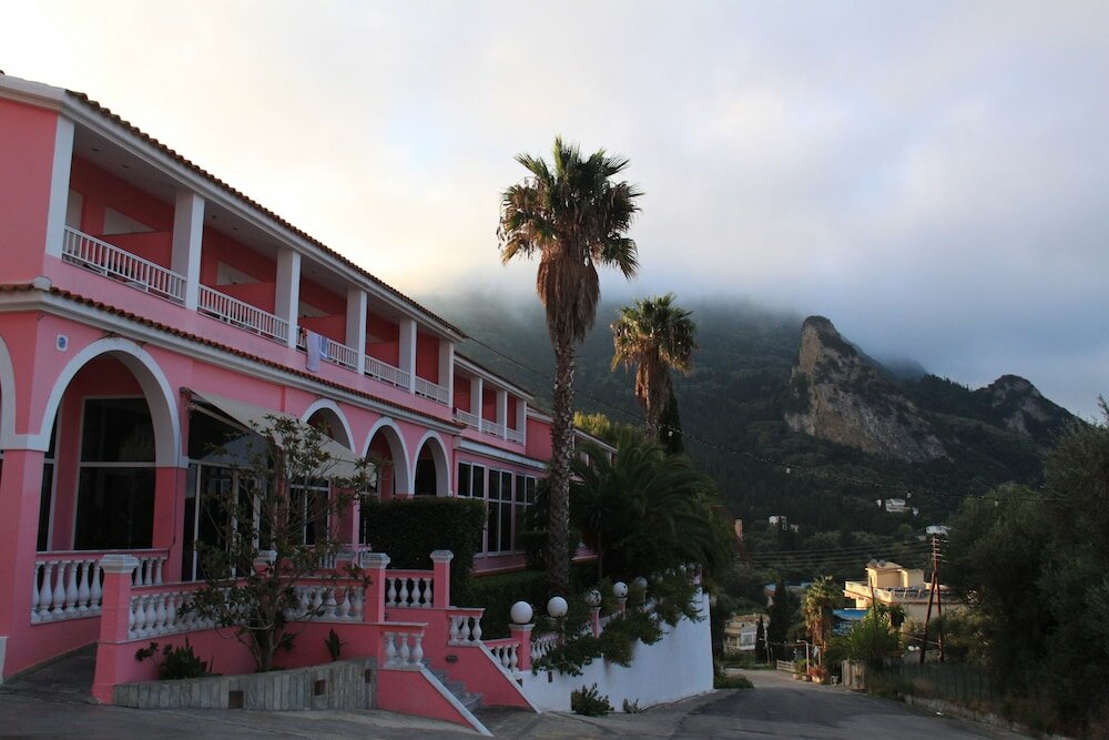 Фото The Pink Palace
