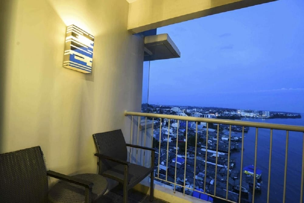 Фото The Malibu Suites Balikpapan by Sissae Living