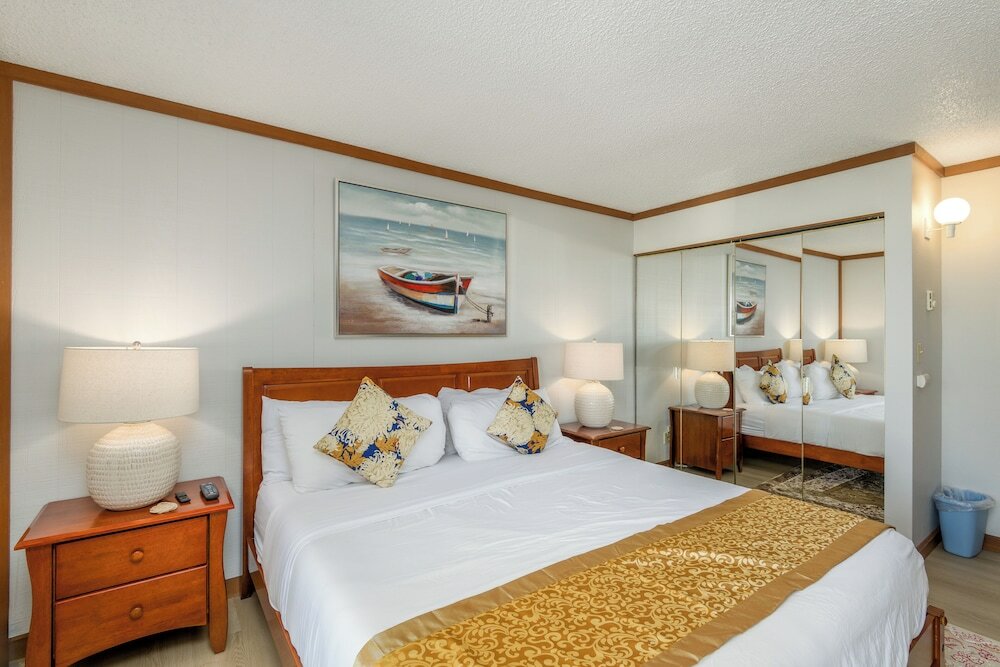 Фото Little Creek Cove Beachfront Resort