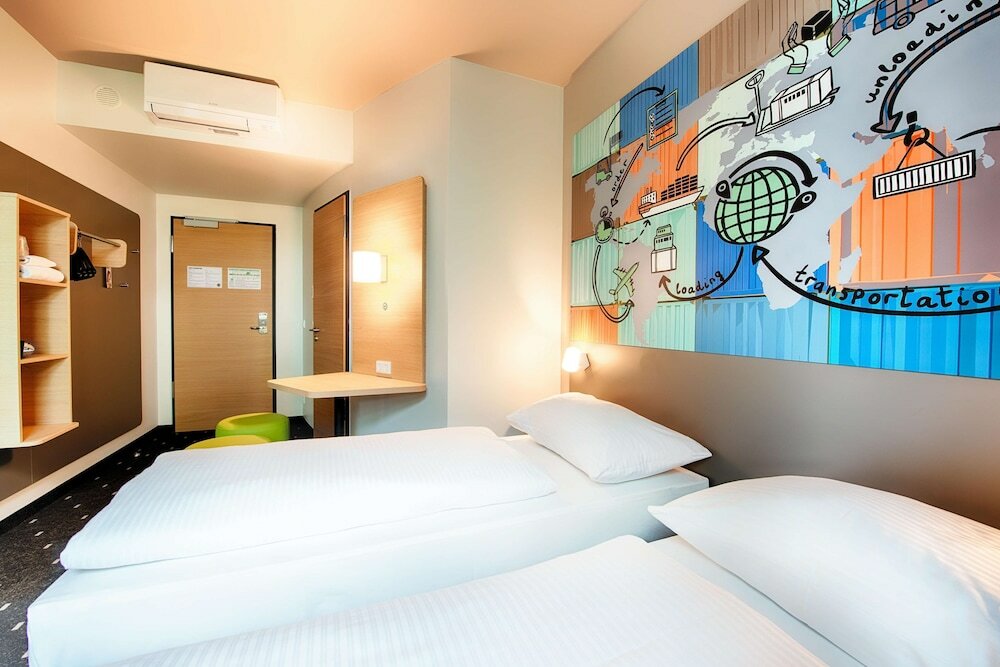 Фото B&b Hotel Stuttgart-Neckarhafen