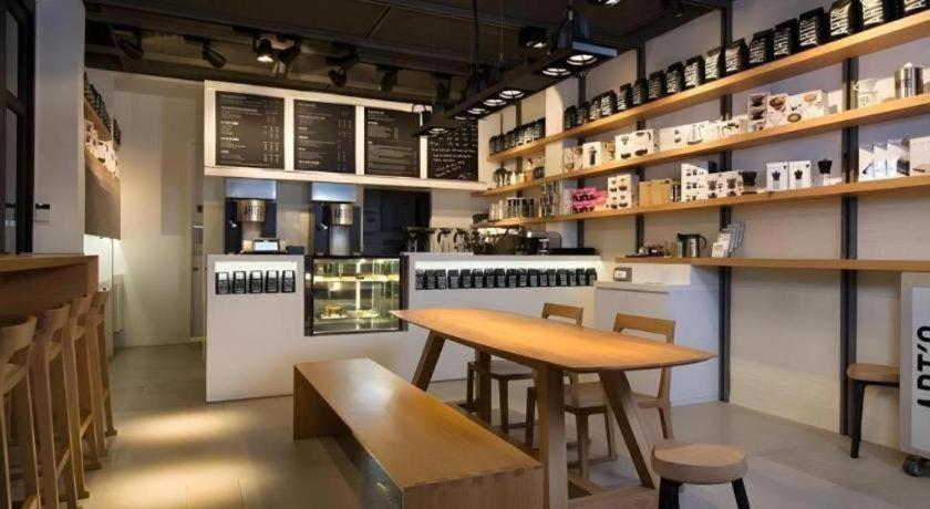 Фото White House Asoke Sukhumvit 18