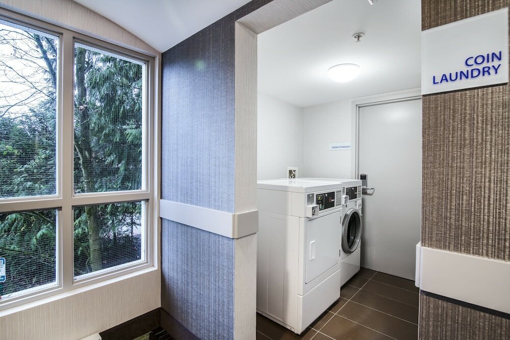 Фото Holiday Inn Express & Suites Langley