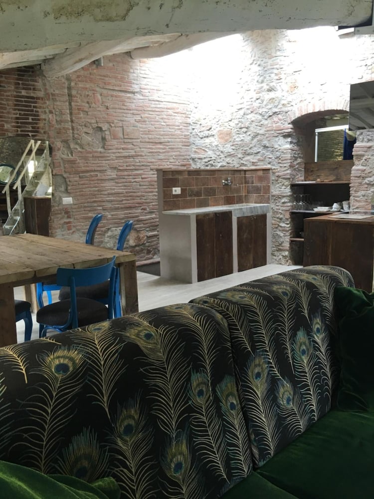 Фото Inside the wall - Santa Maria