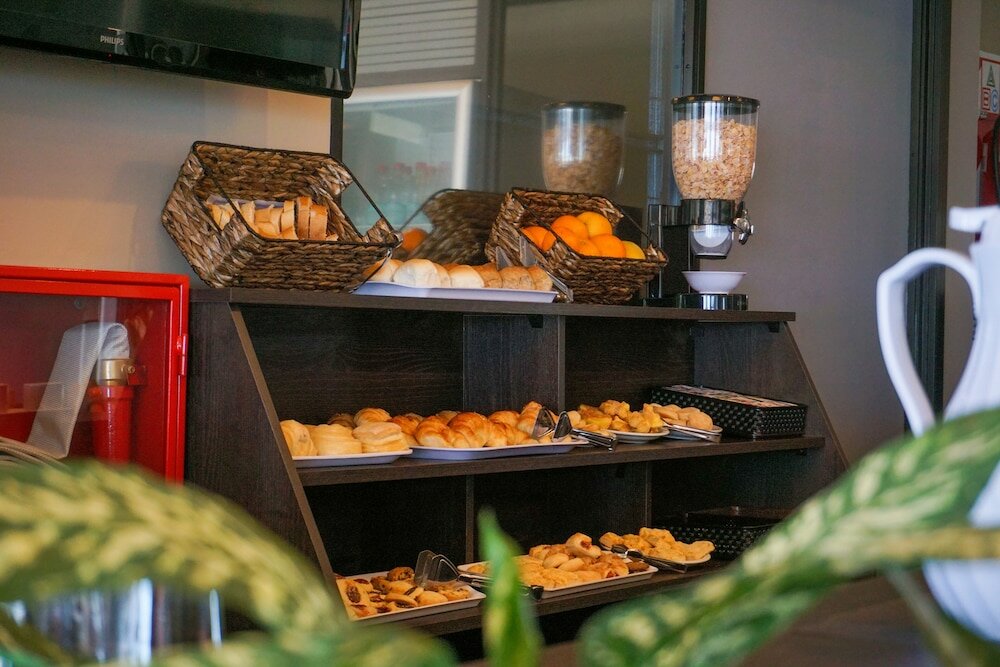 Фото Hotel Aatrac