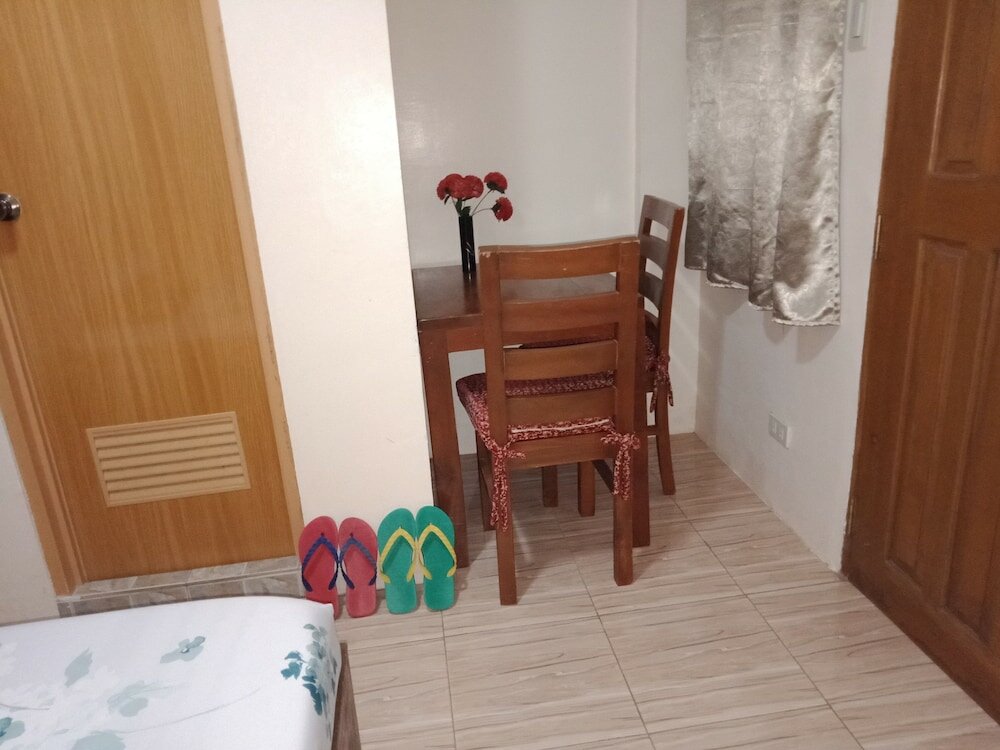 Фото La Gracia Apartelle Tagaytay