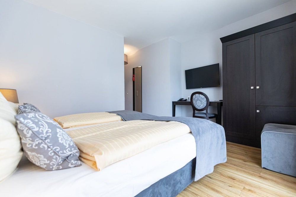 Фото Hotel Rheinischer Hof