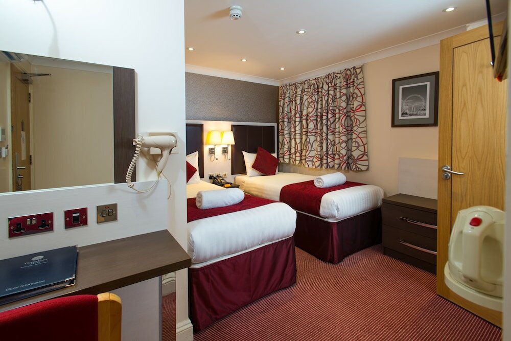 Фото Best Western Buckingham Palace Rd