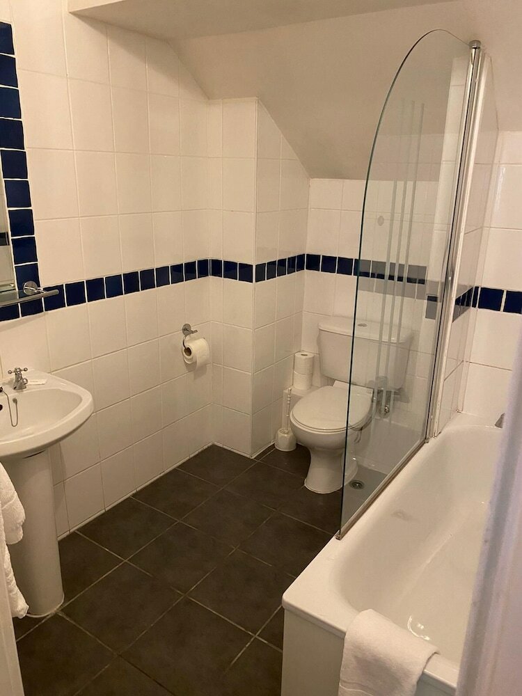 Фото Tudor Lodge Hotel