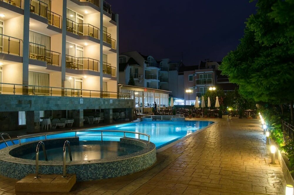 Фото отеля 1