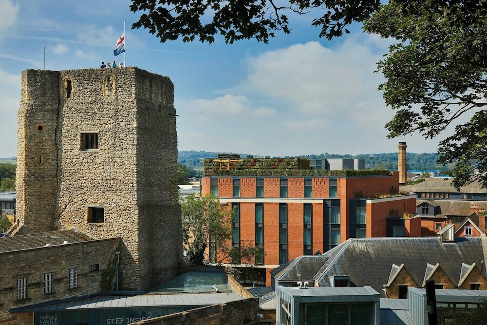Фото Courtyard by Marriott Oxford City Centre