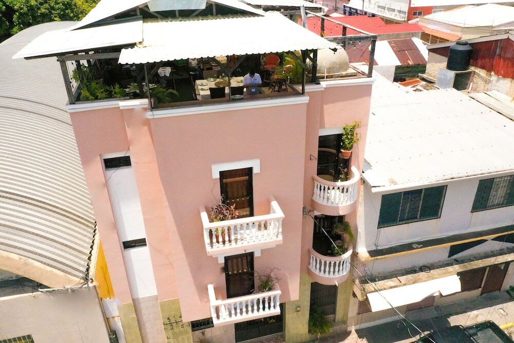 Фото отеля 1