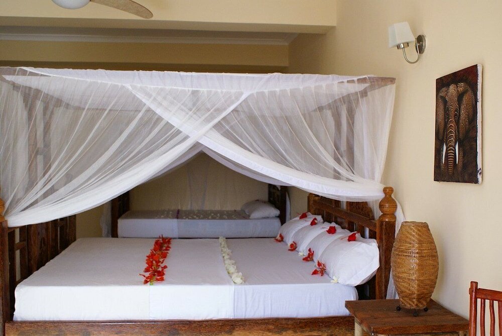 Фото Moonshine Uroa Boutique Hotel