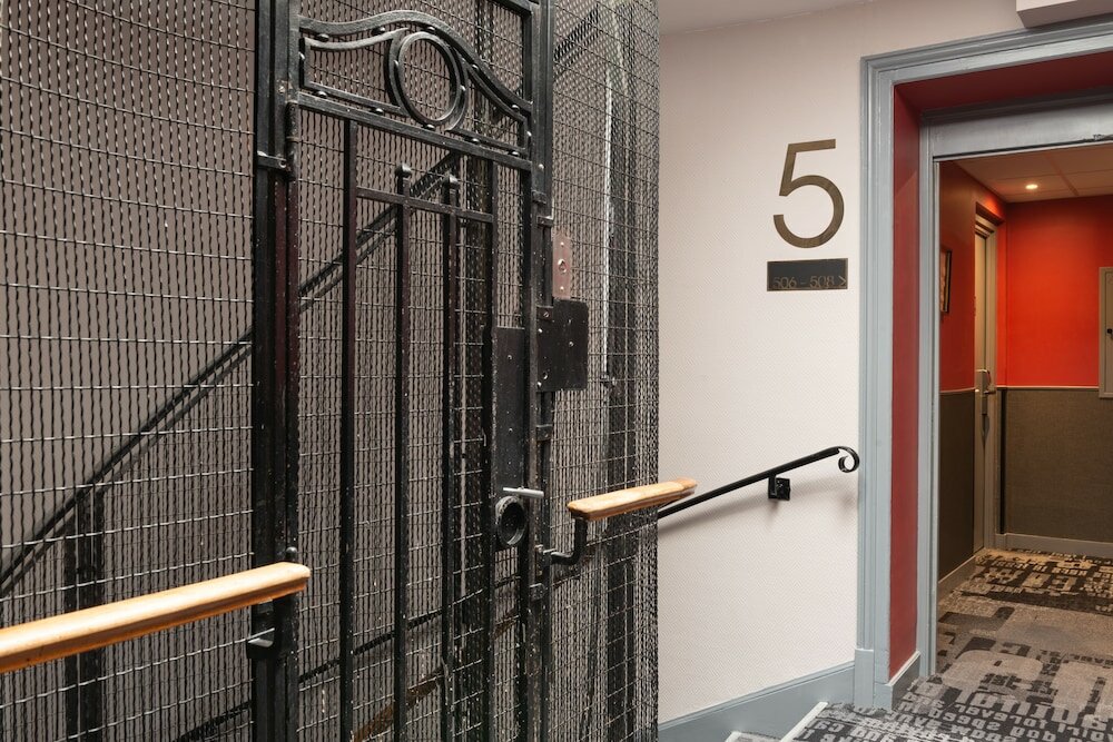 Фото Hôtel Bristol Reims