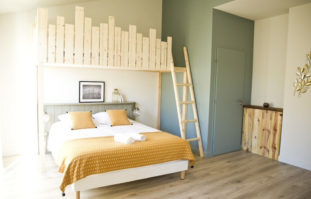 Фото Georges Hostel & Café