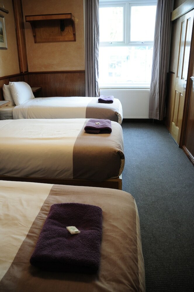 Фото Cricklewood Lodge Hotel