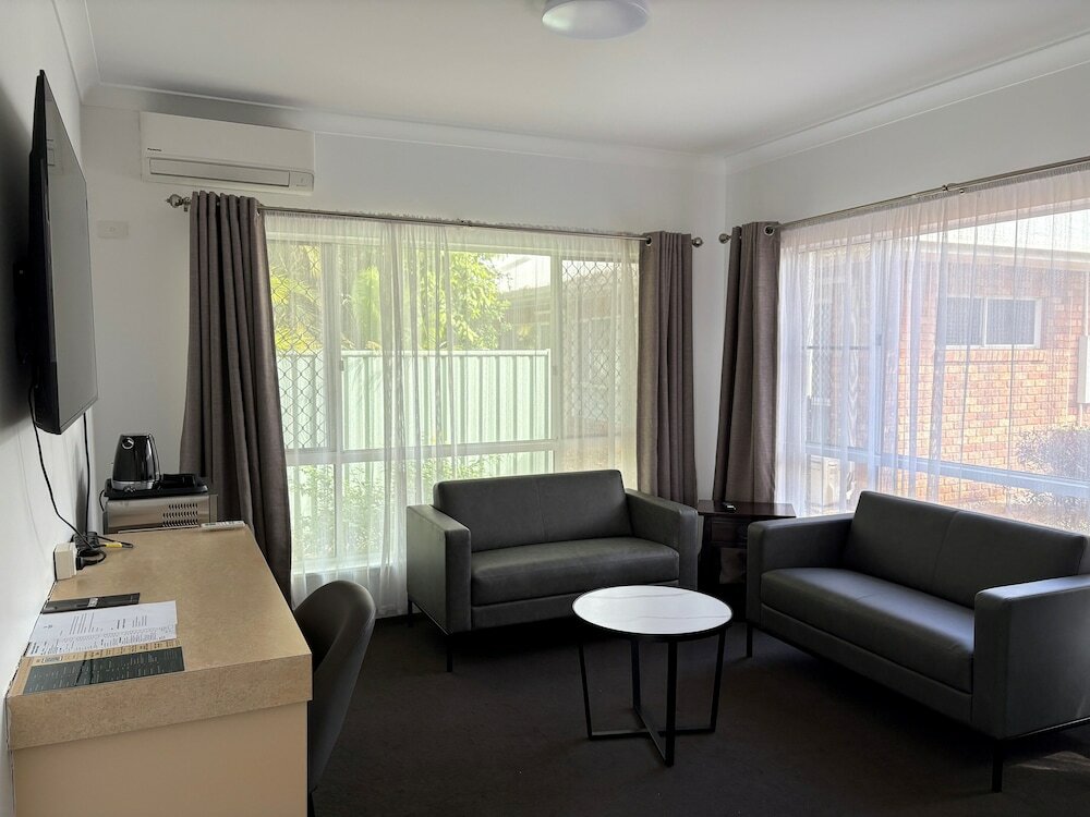 Фото Emerald Maraboon Motor Inn