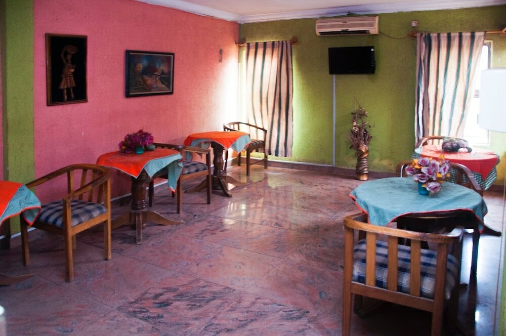 Фото Alfoscar Hotel & Suites