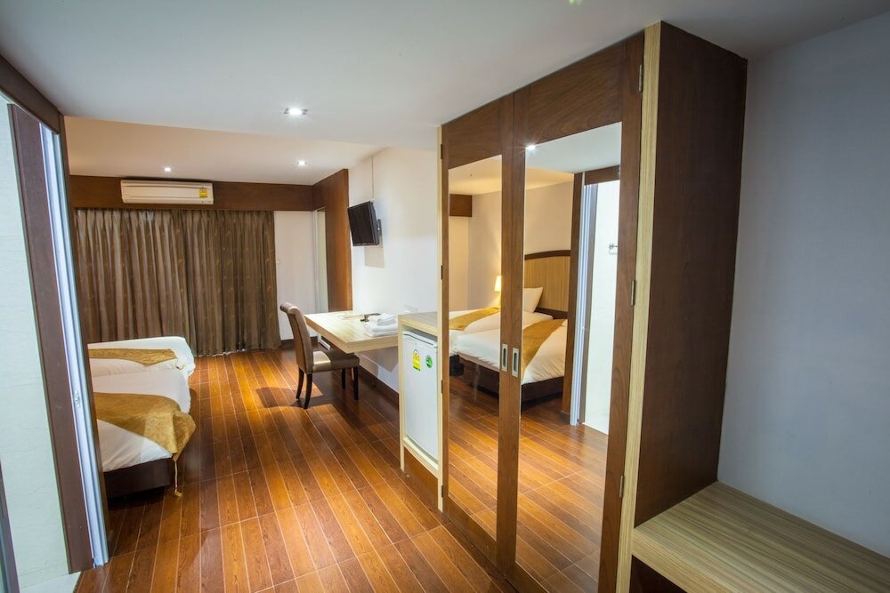Фото Nh Elegant Hotel
