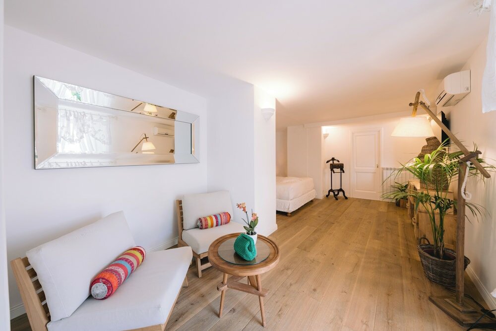 Фото Villa Mary Suites