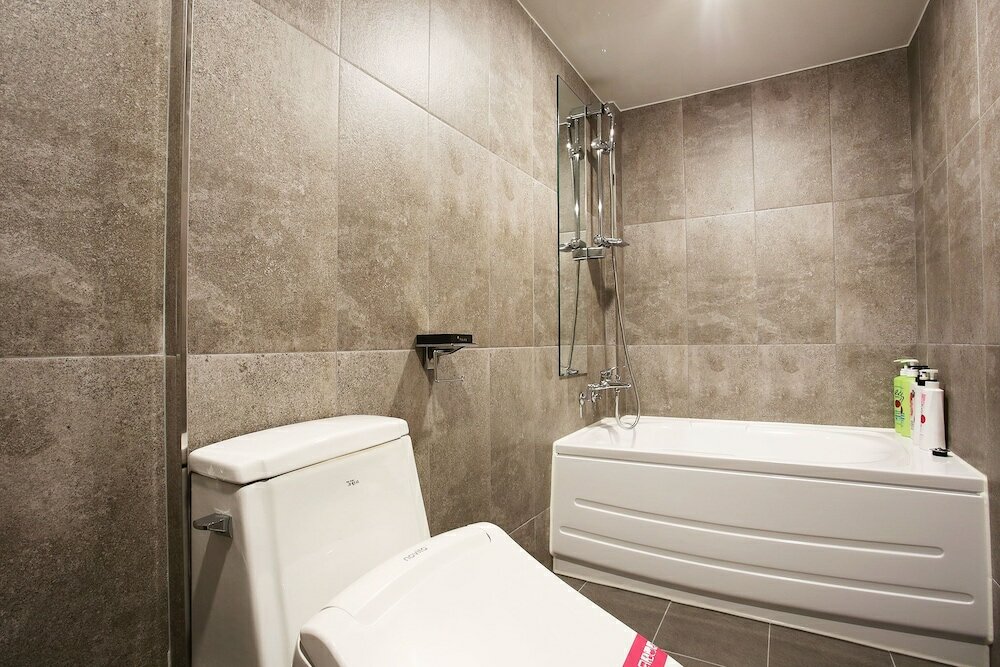 Фото Achasan Station Wall Hotel