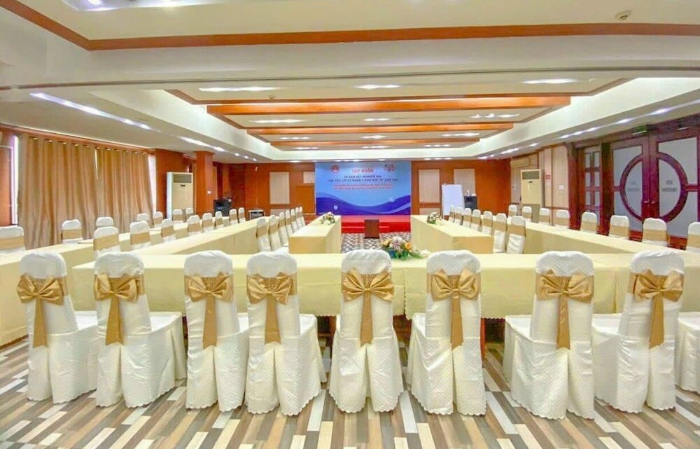 Фото Lan Vy Hotel