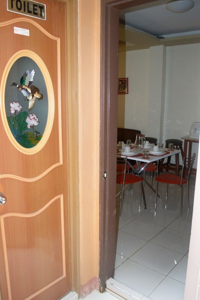 Фото Manora Apartments and Guest House