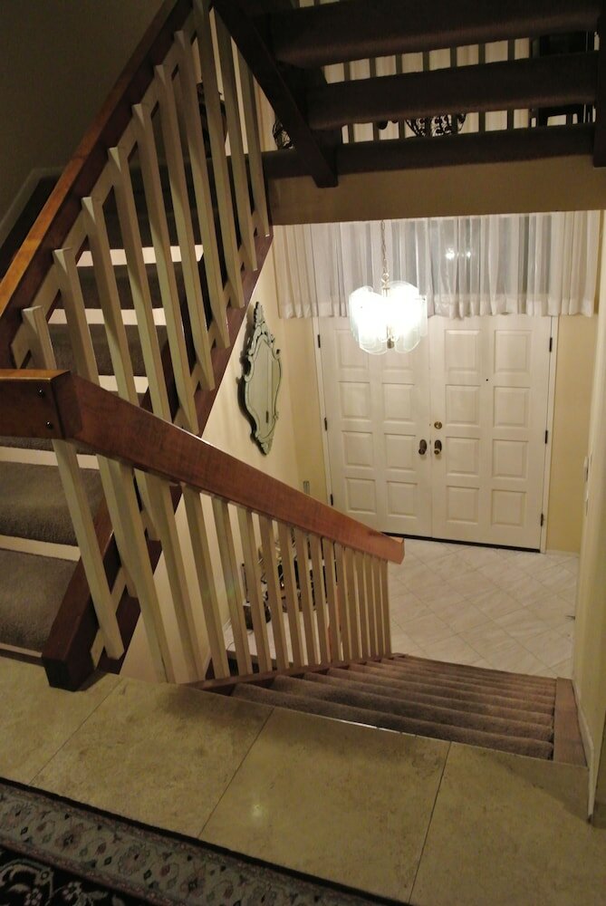 Фото Mini Mansion in Hollywood Hills