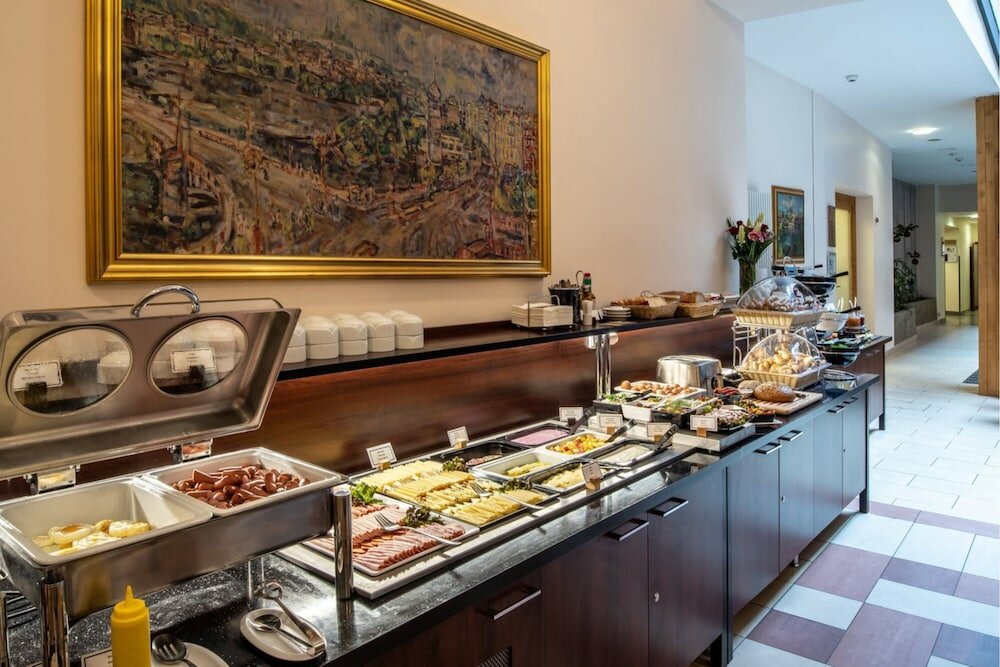 Фото Ea Embassy Prague Hotel