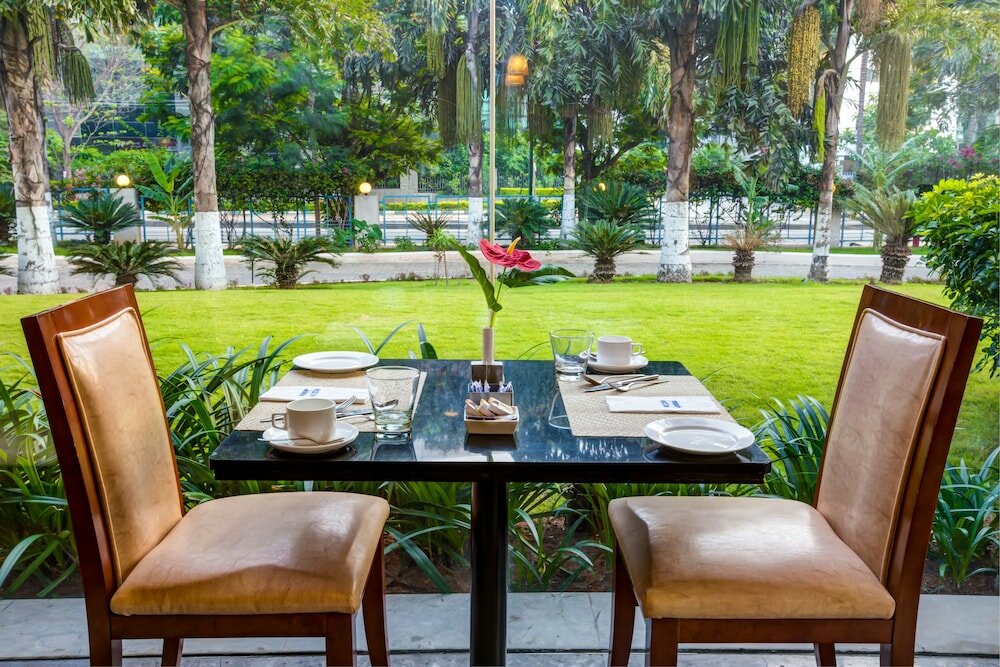 Фото Radha Hometel Whitefield