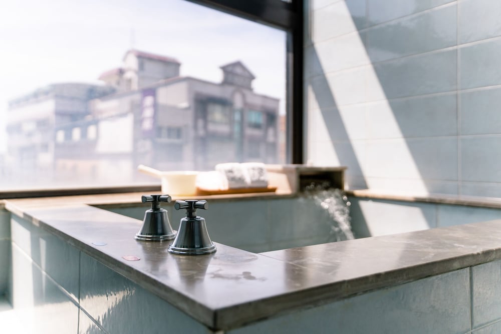 Фото 58 Hot Spring Hotel