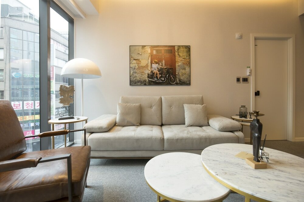 Фото Uh Suite The Jongno