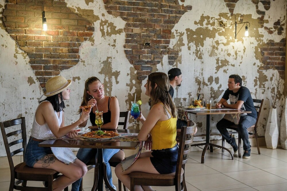 Фото Cayley Mountain Resort