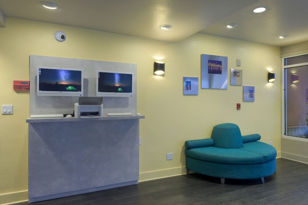 Фото The Belltown Inn