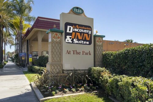 Внешний вид отеля Anaheim Discovery Inn & Suites в Анахайме, фото 4