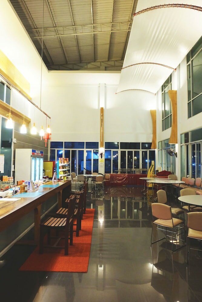 Фото Riverside Hotel