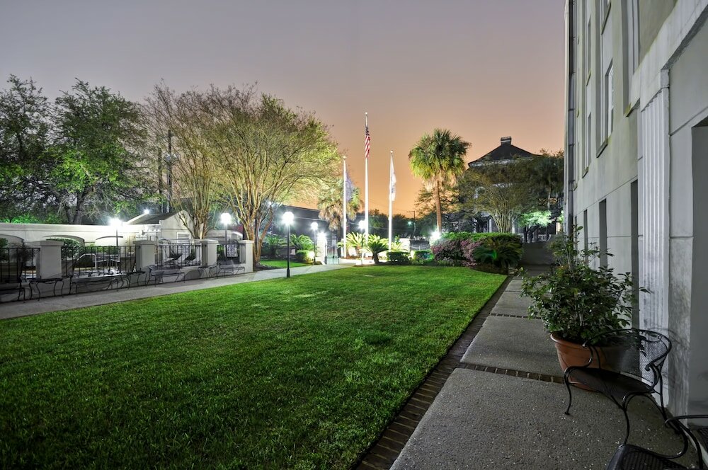 Фото Hampton Inn Charleston-Historic District