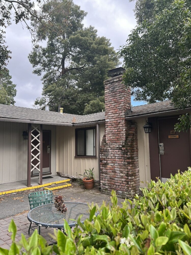 Фото Carmel Resort Inn