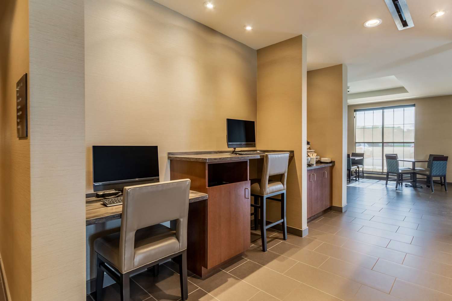 Фото Comfort Inn & Suites – Harrisburg Airport – Hershey South