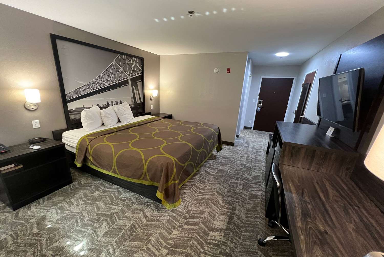 Фото Super 8 by Wyndham Lake Charles/Sulphur