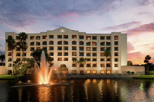 Внешний вид отеля Hilton Boca Raton Suites в Бока-Ратоне, фото 4