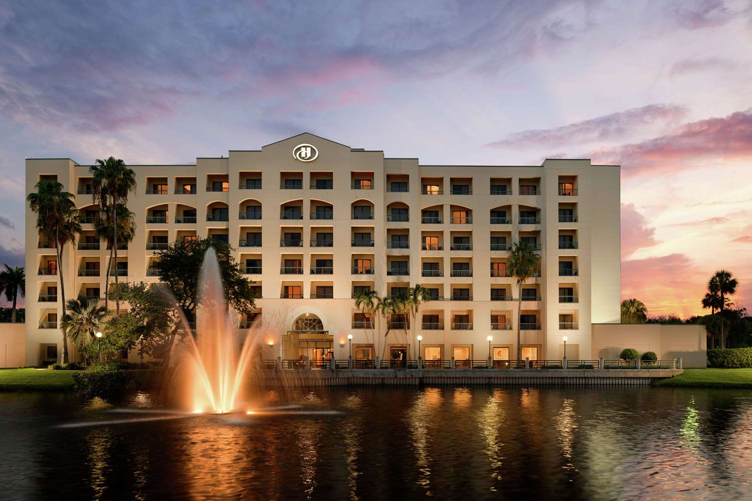 Фото Hilton Boca Raton Suites
