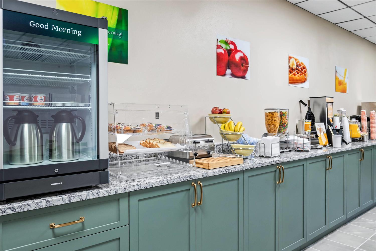 Фото Travelodge by Wyndham New Orleans West Harvey Hotel