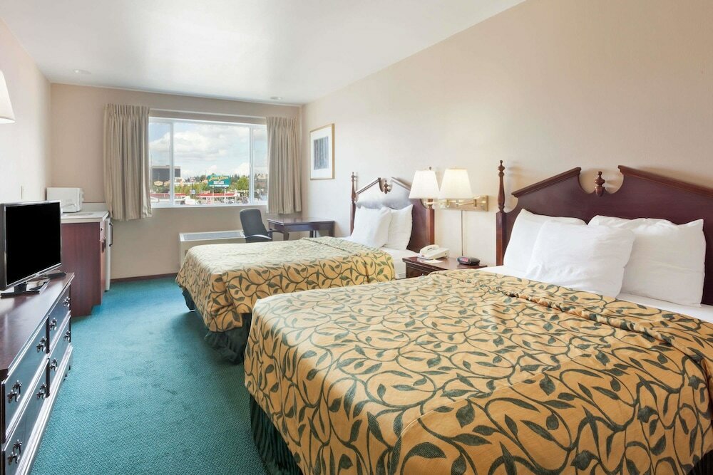 Фото Days Inn by Wyndham Seatac Airport