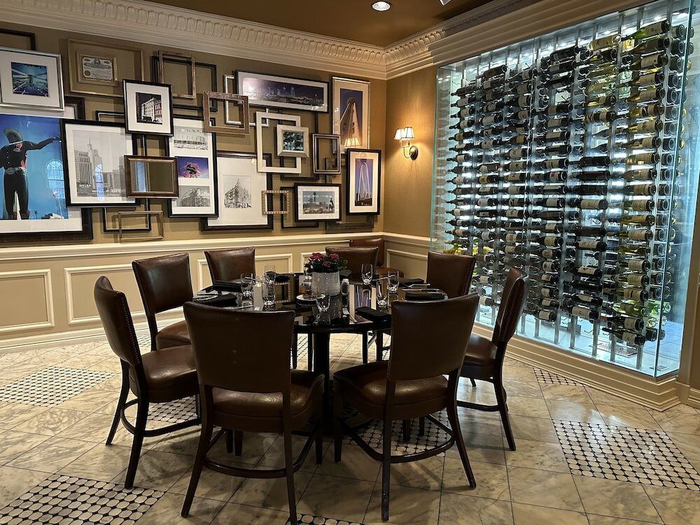 Фото Warwick Melrose Dallas