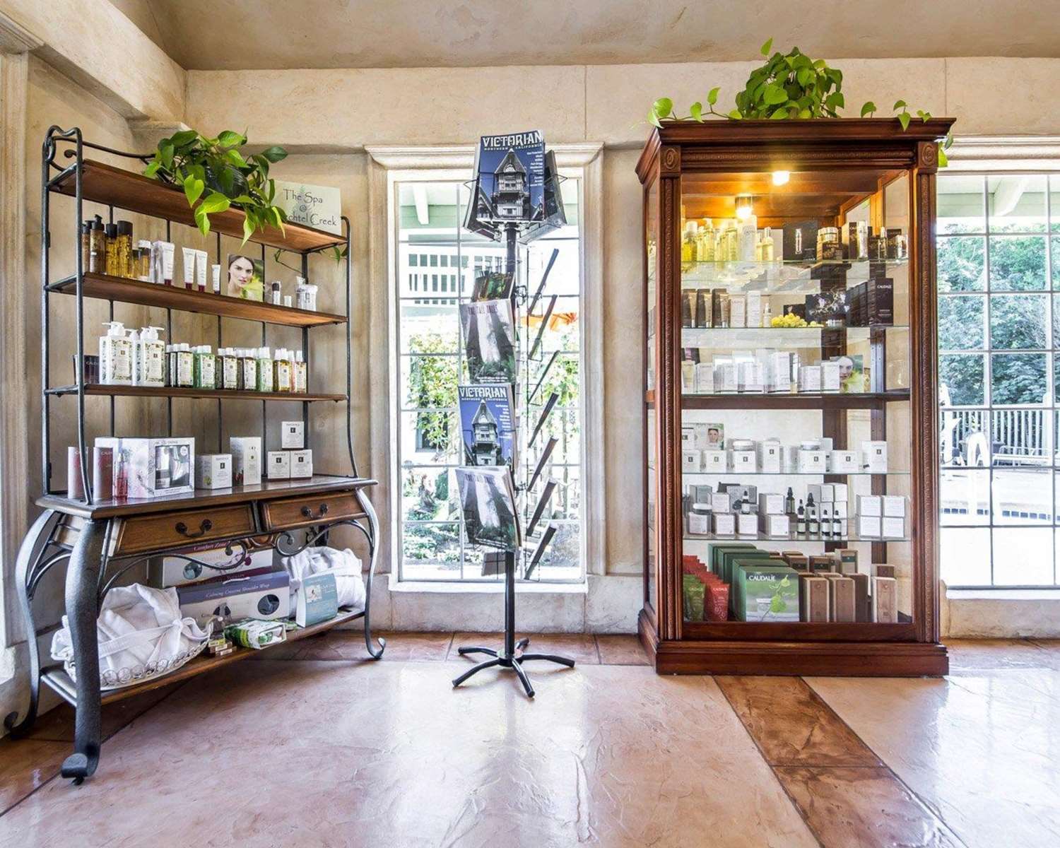 Фото Baechtel Creek Inn, Ascend Hotel Collection