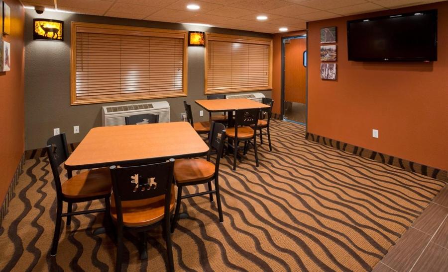 Фото AmericInn by Wyndham Grafton