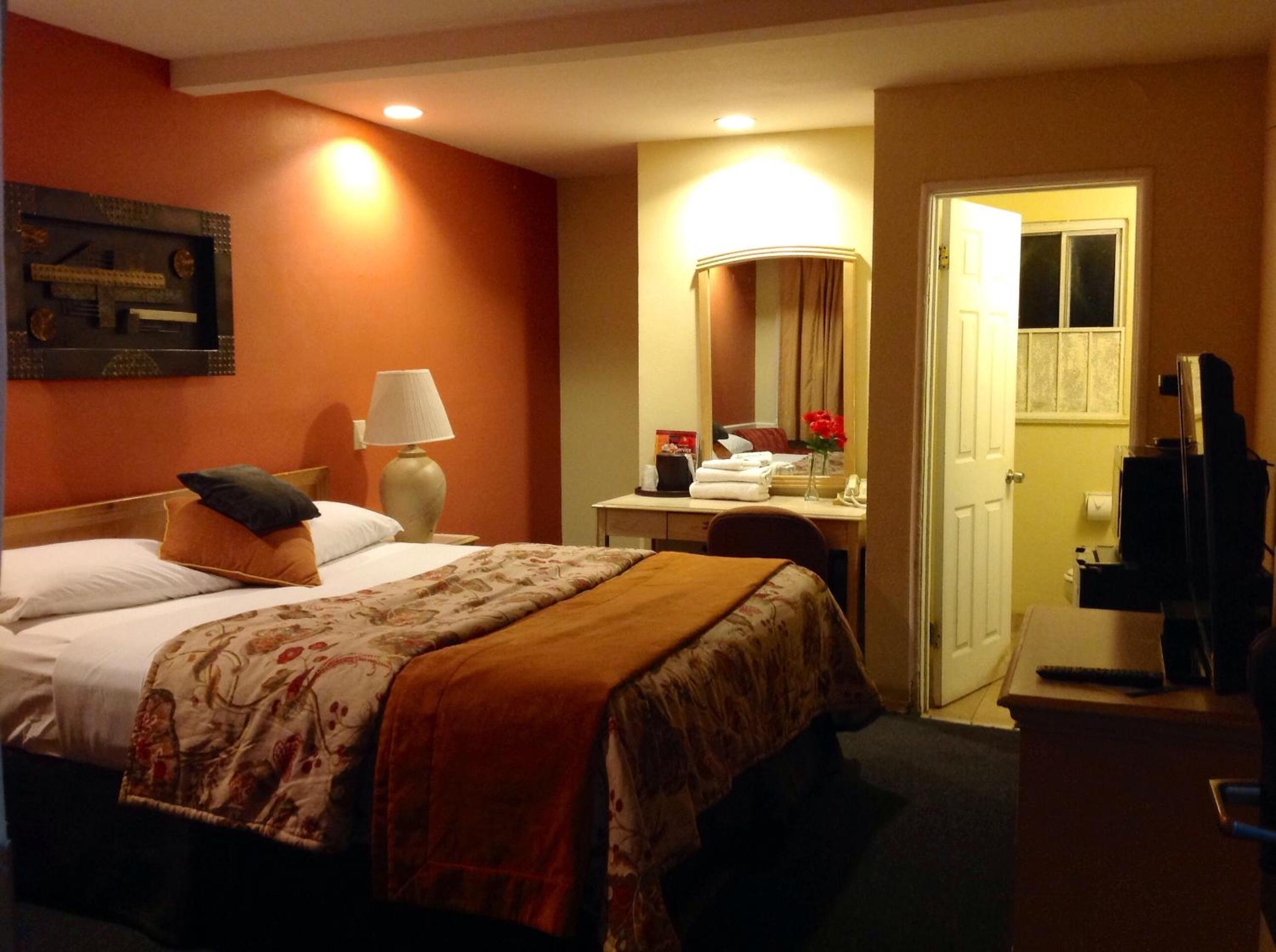 Фото Highlander Motel